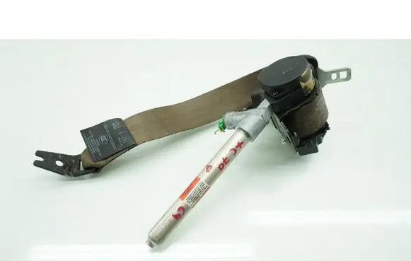Volvo XC70 Front seatbelt 39859395