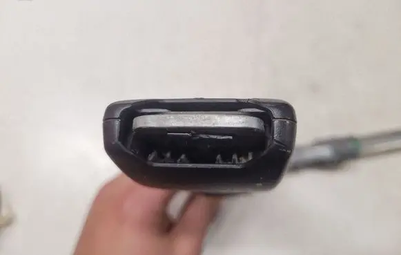 BMW 5 E60 E61 Front seatbelt buckle 6045787