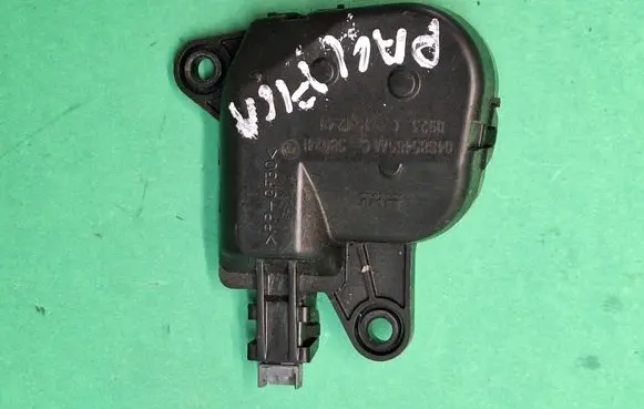 Chrysler Pacifica Air flap motor/actuator 04885465aa