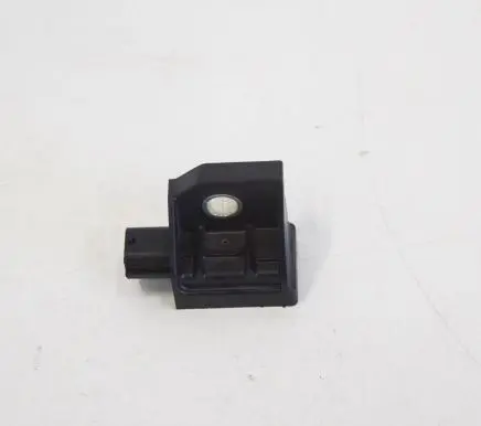 Mitsubishi L200 Airbag deployment crash/impact sensor 8651A068 W002T12971