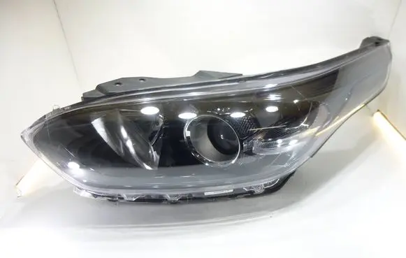 KIA Ceed Headlight/headlamp J792121030 00708000