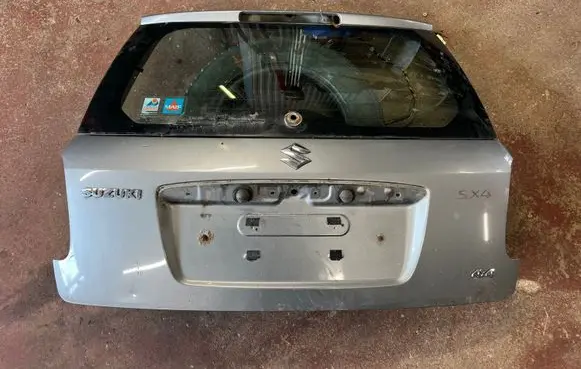Suzuki SX4 Tailgate/trunk/boot lid