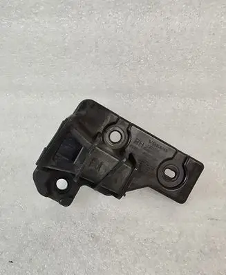 Volvo XC90 Front bumper mounting bracket 31353764