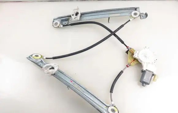 Jeep Patriot Front door window regulator with motor 05291799AA