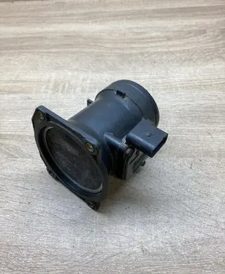 Volkswagen Golf IV Mass air flow meter 06A906461B