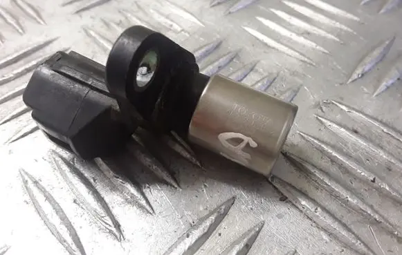 Toyota Avensis T250 Crankshaft position sensor 9091905012 0296000251