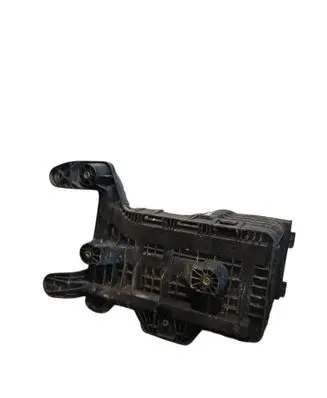 Volkswagen Touran I Battery tray 1k0915333