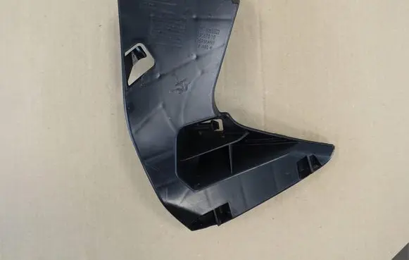 BMW M5 F90 Fender mounting bracket 8065322