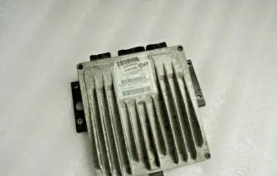 Renault Kangoo II Engine control unit/module 8200909666