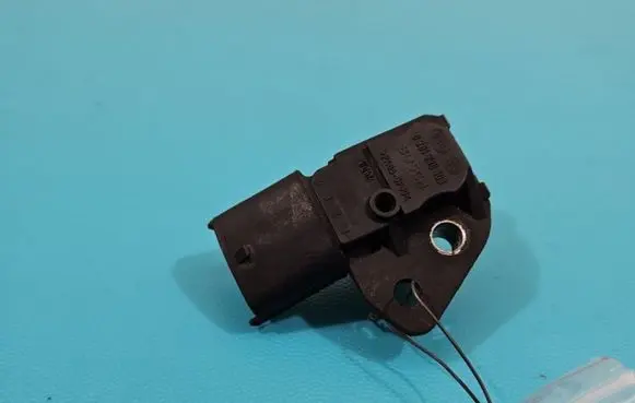 Volvo S40 Fuel pressure sensor 0261230109 IMPRK1413926