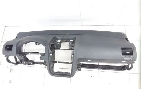 Volkswagen Golf V Dashboard 1K1858295