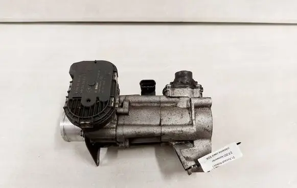 Renault Koleos I Throttle valve 8200598021 8200330810