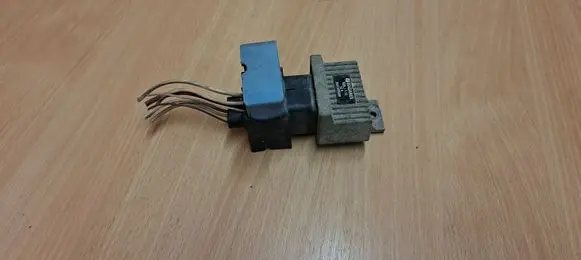 Renault Scenic II - Grand scenic II Glow plug pre-heat relay 9640469680