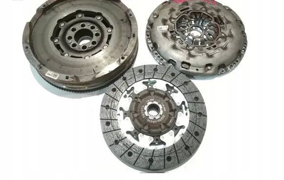 Toyota Avensis T270 Clutch set kit 3121005150 3125005210 134500X021
