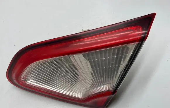 Nissan Qashqai Tailgate rear/tail lights L90005635