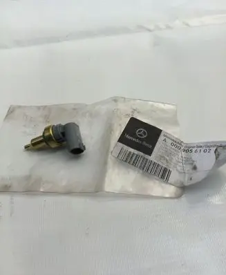 Mercedes-Benz E W213 Coolant temperature sensor A0009056102