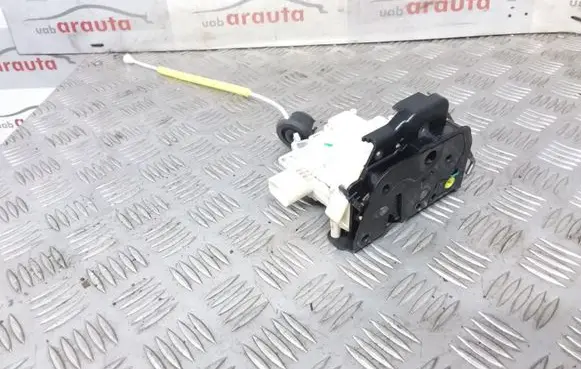 Audi A4 S4 B7 8E 8H Rear door lock 8E0839015AA