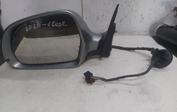 Audi A6 S6 C6 4F Front door electric wing mirror E1021000