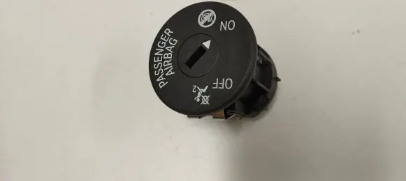 Passenger airbag on/off switch
