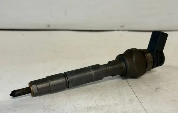 BMW X1 E84 Fuel injector 7810702
