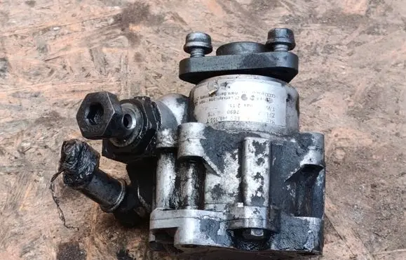 Audi A4 S4 B7 8E 8H Power steering pump 8E0145155T