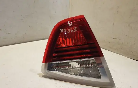 BMW 3 E90 E91 Tailgate rear/tail lights 276401 1090028