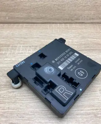 Mercedes-Benz E W211 Door control unit/module 2118201626 356806 RightSide