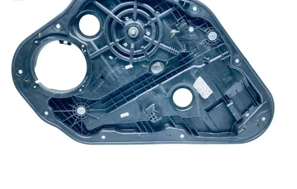 Rear door manual window regulator