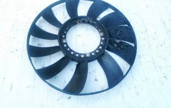Volkswagen PASSAT B5.5 Fan impeller 058121301b