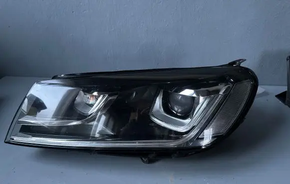 Volkswagen Touareg II Headlight/headlamp 1ZT01193721 7P1941033A