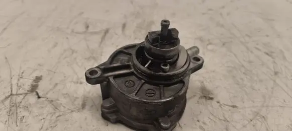 Mercedes-Benz C W204 Vacuum pump 1231052