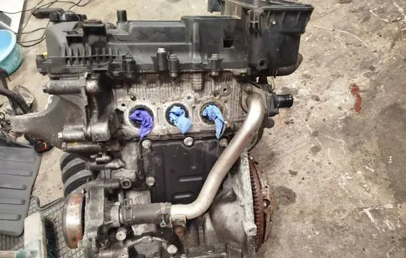 Peugeot 107 Engine 1KRB52V 040123300000100 1121000010
