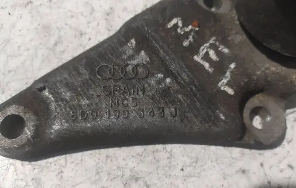 Audi A6 S6 C5 4B Engine mounting bracket 8D0199343J