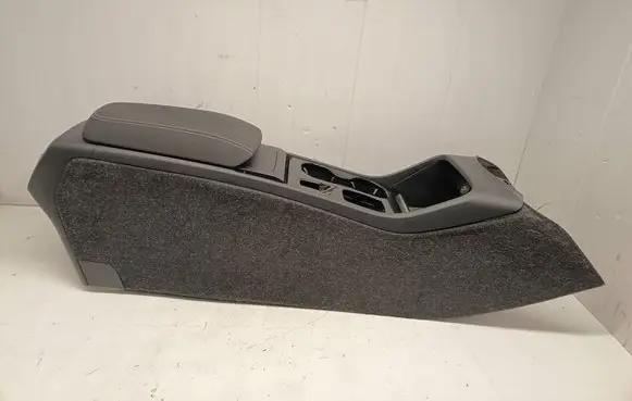 Volvo XC40 Center console 32352198 81879653 202406