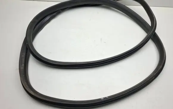 Volvo XC60 Front door rubber seal 