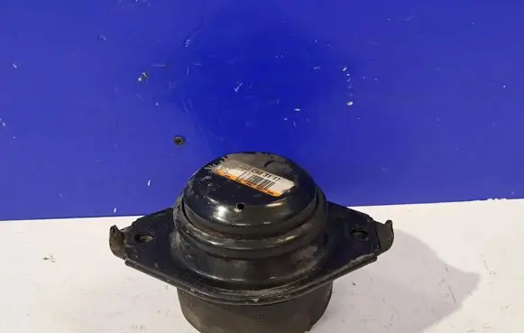 Mercedes-Benz GL X164 Engine mount bracket A2512403117