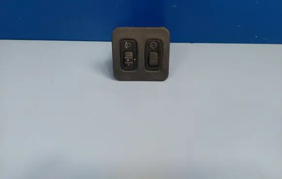 Mitsubishi Pajero Headlight level height control switch MR402645