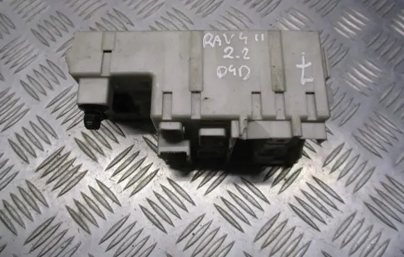 Toyota RAV 4 (XA20) Fuse box set
