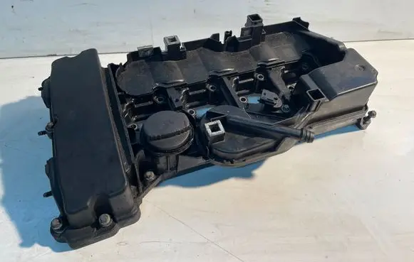 Mercedes-Benz E W211 Rocker cam cover A2710100530