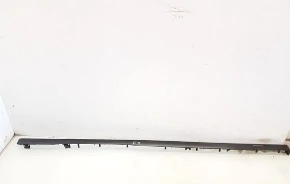 Volkswagen Sharan Windshield trim