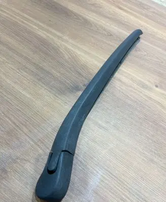 BMW 5 E60 E61 Rear wiper blade arm 7066175