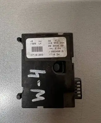 Volkswagen Touran I Steering angle sensor 1K0959654 00203500 00248819