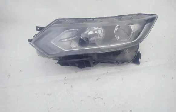 Nissan Qashqai Headlight/headlamp