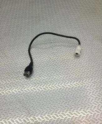 Mercedes-Benz E A207 USB socket connector A1728200515