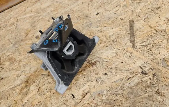 Suzuki Vitara (LY) Engine mount vacuum valve HY03
