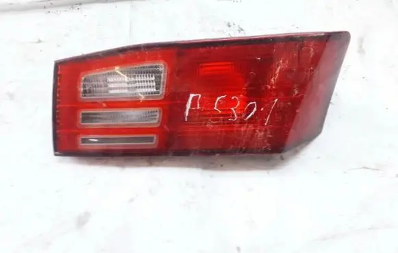 Mitsubishi Galant Tailgate rear/tail lights 22687201 226-87201