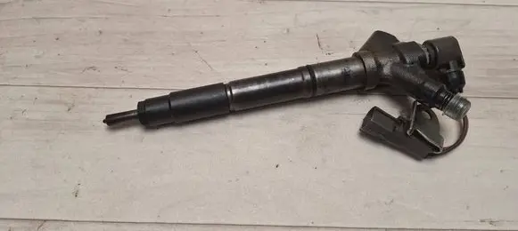 Toyota Corolla Verso AR10 Fuel injector 236700R040 05H06753