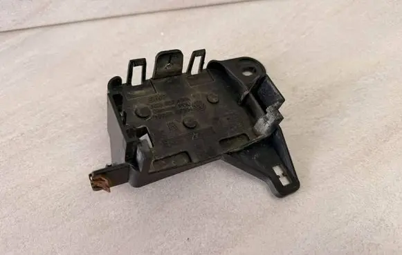Volkswagen PASSAT B8 Distronic sensor bracket 3G5907456A