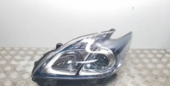Toyota Prius (XW30) Headlight/headlamp