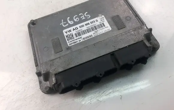 Volkswagen Fox Engine control unit/module 03D906023Q